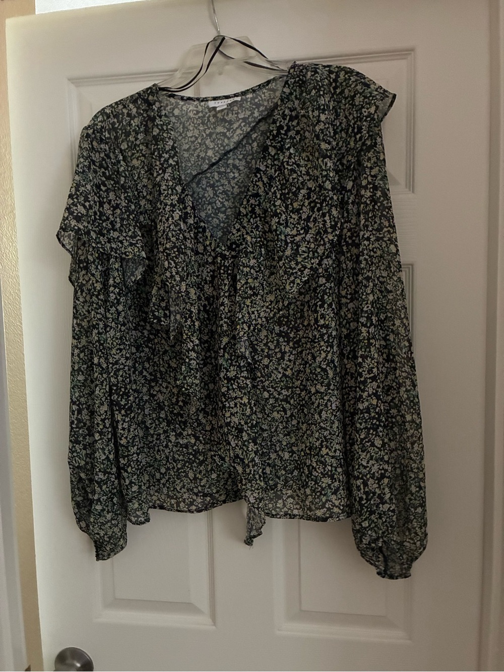 Floral Ruffle Long-Sleeve Blouse